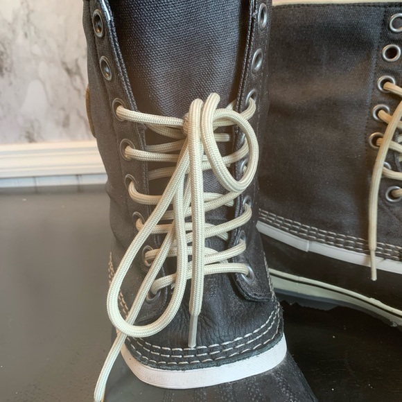 Sorel Women’s Boots - Picture 3 of 5